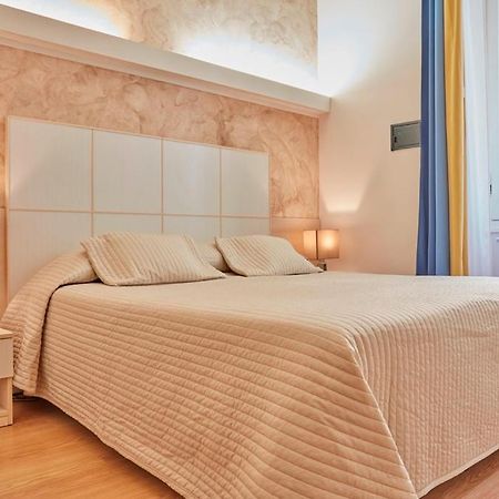Albergo Celeste Сестри Леванте Екстериор снимка