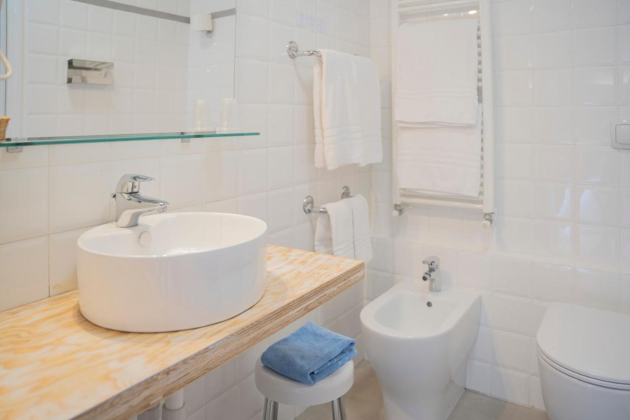 Albergo Celeste Сестри Леванте Екстериор снимка