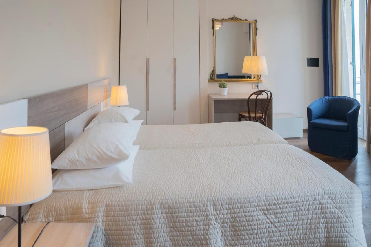 Albergo Celeste Сестри Леванте Екстериор снимка