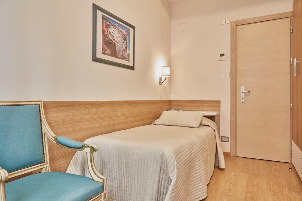 Albergo Celeste Сестри Леванте Екстериор снимка