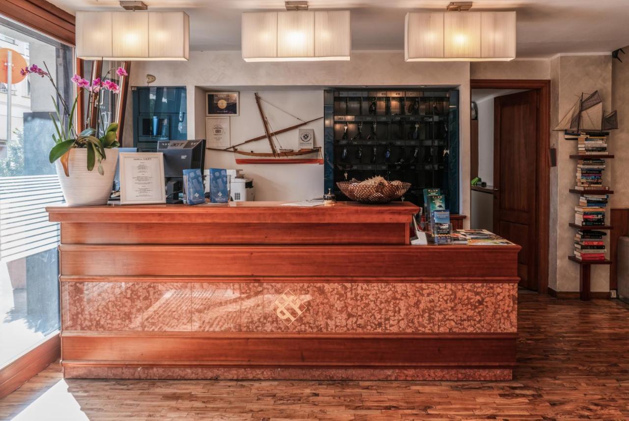 Albergo Celeste Сестри Леванте Екстериор снимка